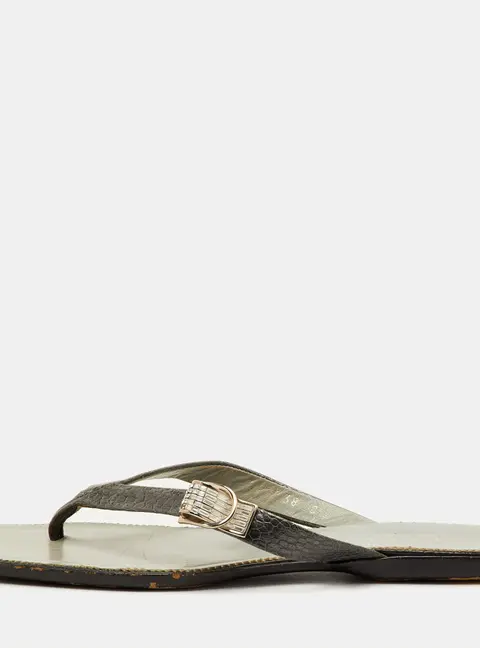 Gucci Crystal Buckle Detail Size 38 Black Leather Flat Thong Sandals