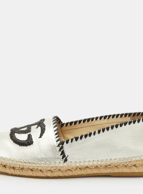 Gucci GG Raffia Size 37 Silver Metallic Leather Slip On Espadrille Loafers