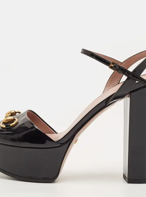 Gucci Claudie Size 39 Black Patent Leather Horsebit Ankle Strap Sandals