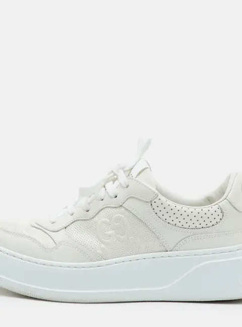 Gucci White Leather Jumbo GG Embossed Leather Low Top Sneakers
