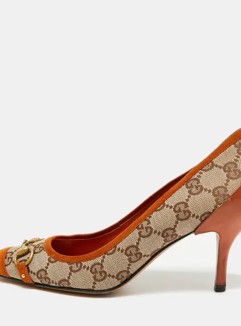 Gucci Horsebit Size 37 Beige/Orange Suede and Canvas Pointed Toe Pumps