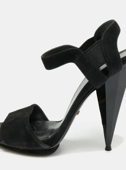 Gucci Leila Size 40.5 Black Suede Ankle Strap Sandals