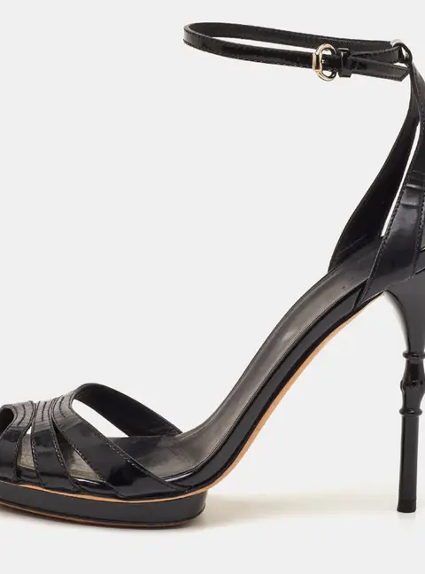 Gucci Size 38.5 Black Patent Leather Ankle Strap Sandals
