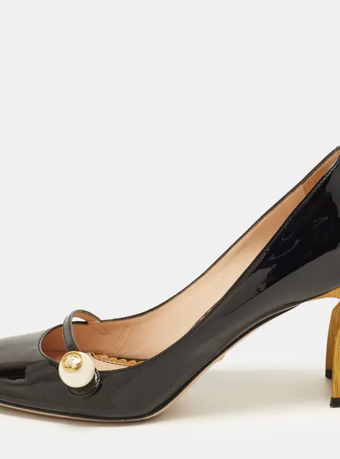 Gucci Vernice Size 37 Black Patent Leather Pumps