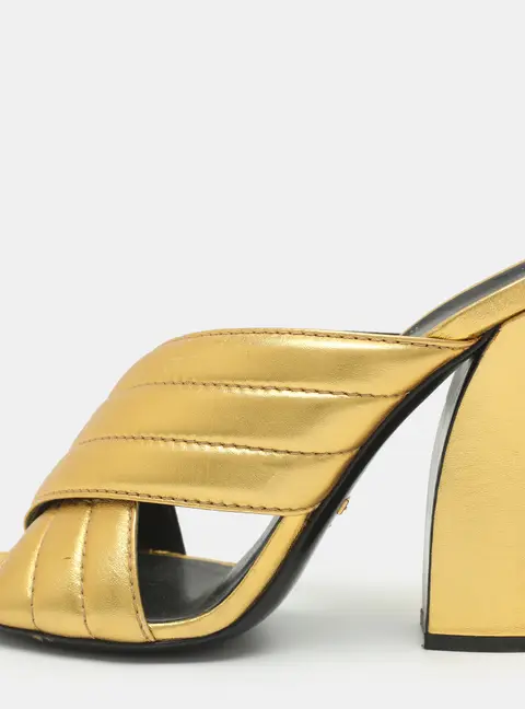 Gucci Webby Size 40 Gold Leather Slide Sandals