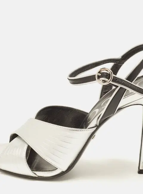Gucci Betsy Size 40 Silver/Black Leather Ankle Strap Sandals