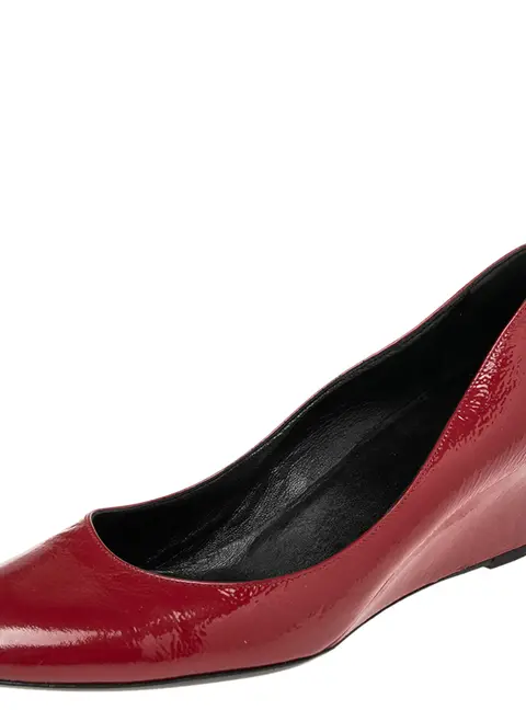 Gucci Red Patent Leather Wedge Round Toe Pumps Size 40