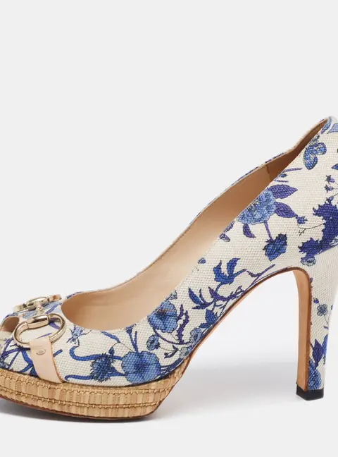Gucci White/Blue Floral Print Canvas Horsebit Peep Toe Platform Pumps Size 40.5