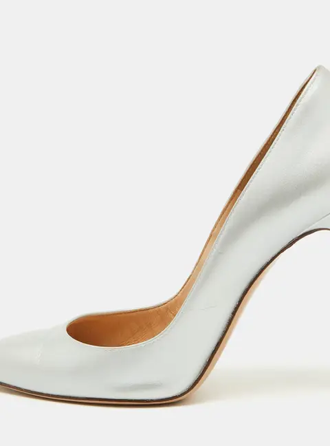 Gianvito Rossi Silver Leather Pointed Toe Pumps Size 39
