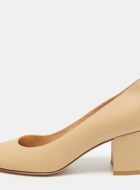Gianvito Rossi Size 36 Beige Leather  Round  Toe Pumps