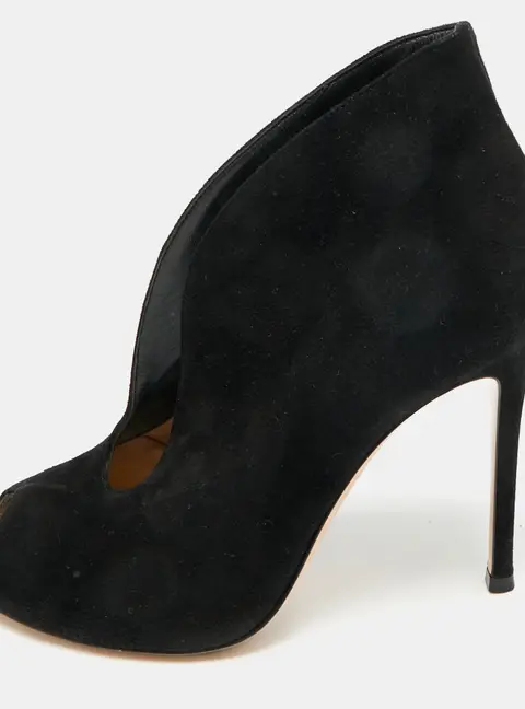 Gianvito Rossi Vamp Size 37 Black Suede Peep Toe Booties