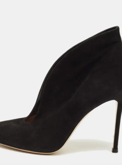 Gianvito Rossi Vamp Size 37.5 Black Suede Booties