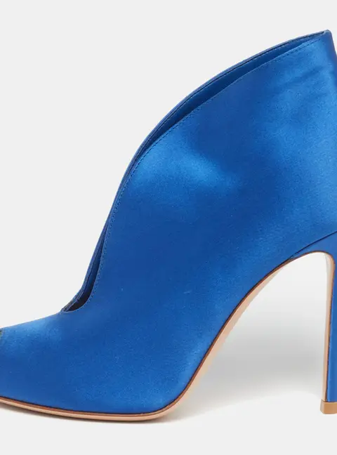 Gianvito Rossi Vamp Size 38 Blue Satin Booties