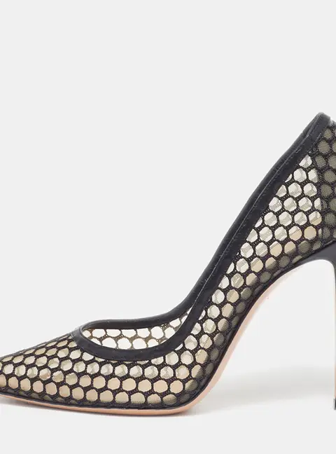 Gianvito Rossi Size 40 Black Leather and Mesh Fishnet Pumps