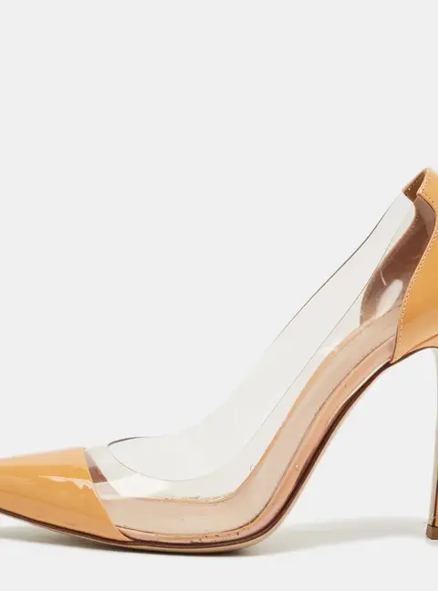 Gianvito Rossi Plexi Size 38.5 Beige Patent Leather and PVC Pumps