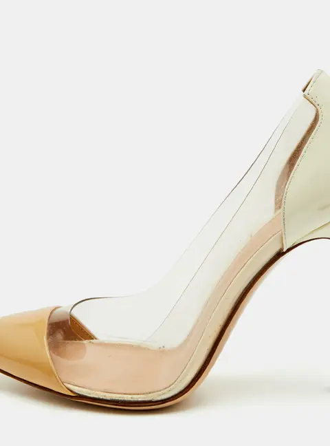 Gianvito Rossi Plexi Size 34.5 Beige/Cream Patent Leather and PVC Pumps