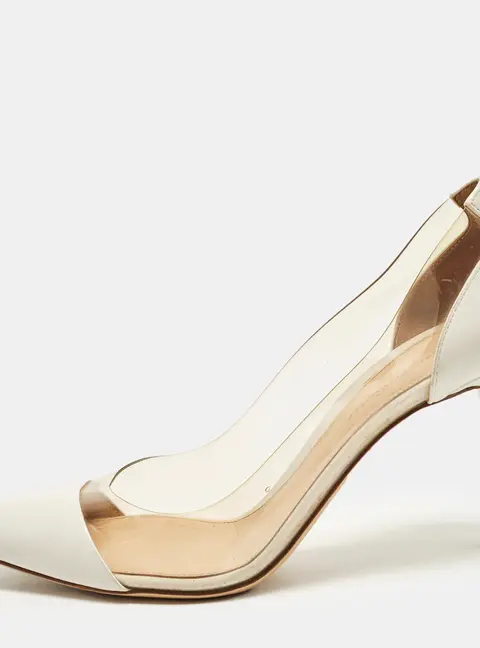 Gianvito Rossi Plexi Size 39 White/Transperent Leather and PVC Pumps