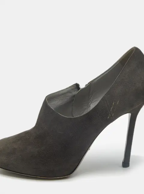 Gianvito Rossi Size 40.5 Grey Suede Booties