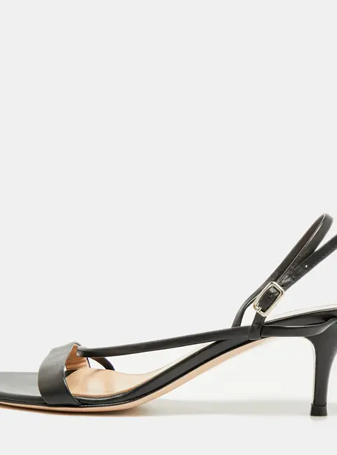 Gianvito Rossi Manhattan Size 38 Black Leather Ankle Strap Sandals