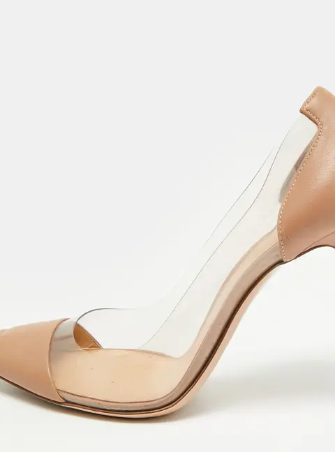 Gianvito Rossi Plexi Size 38.5 Beige/Transparent PVC and Suede Pumps