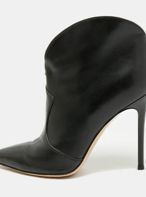 Gianvito Rossi Mable Size 37 Black Leather Pointed Toe Ankle Length Boots