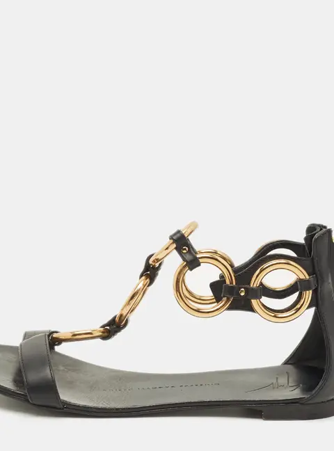 Giuseppe Zanotti Size 36 Black Leather and Metal T Strap Flat Sandals