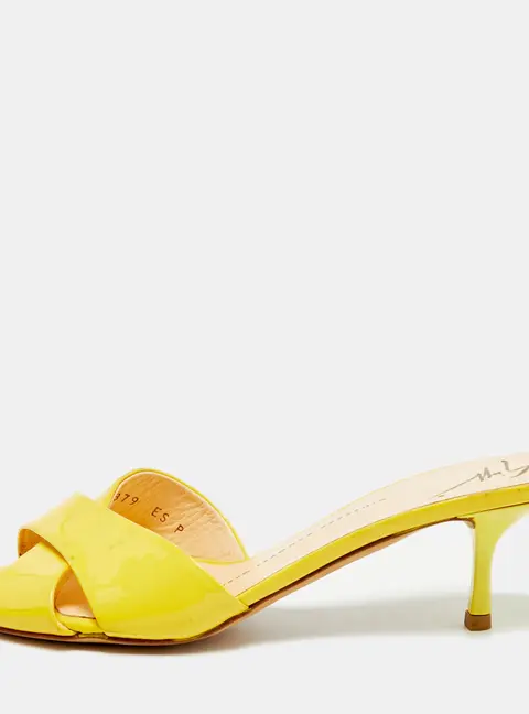Giuseppe Zanotti Size 36.5 Yellow Patent Leather Criss Cross Slide Sandals