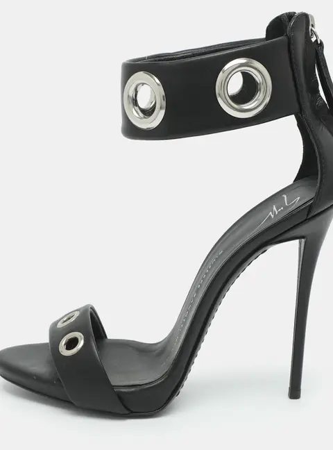 Giuseppe Zanotti Size 36 Black Leather Ankle Strap Sandals
