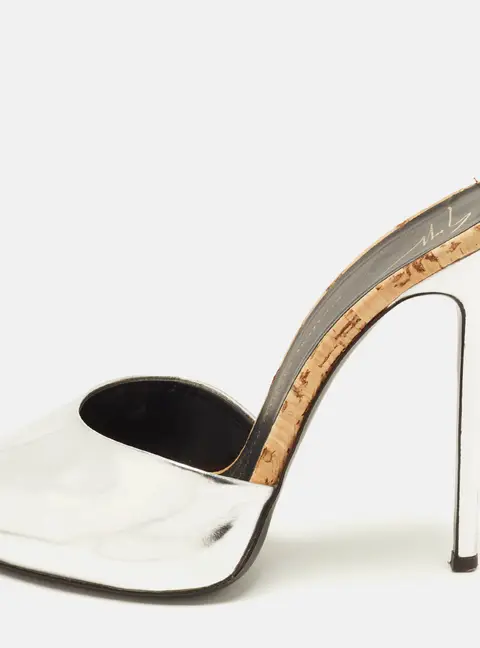 Giuseppe Zanotti Size 38 Silver Leather Slide Sandals