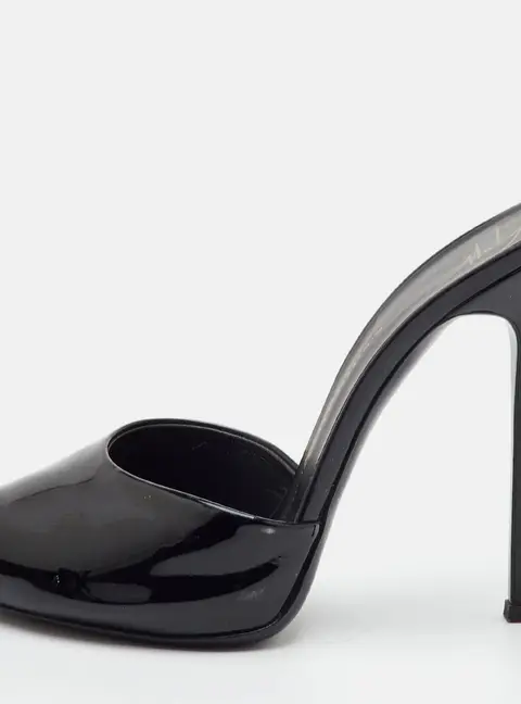 Giuseppe Zanotti Size 37 Black Patent Leather Slide Sandals