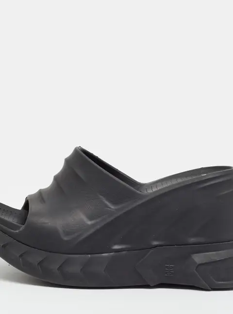 Givenchy Marshmallow Size 38 Black Rubber Wedge Slide Sandals