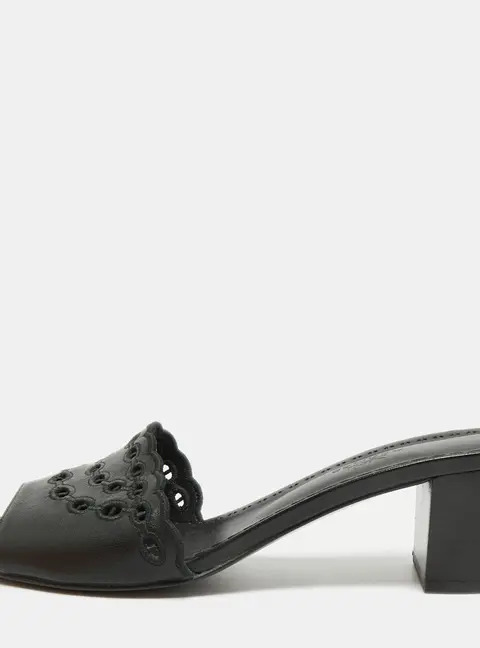 Herm&egrave;s Gwladys Size 39 Black Leather Slide Sandals