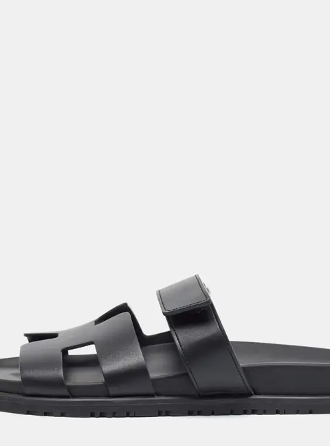 Herm&egrave;s Chypre Size 40.5 Black Leather Flat Sandals