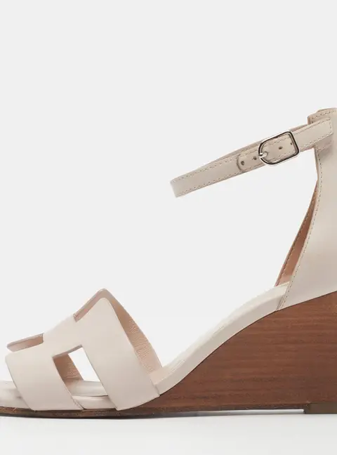Hermes Legend Size 35.5 Cream Leather Wedge Sandals