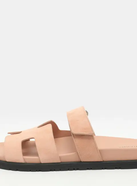 Herm&egrave;s Chypre Size 39 Pink Suede Flat Sandals