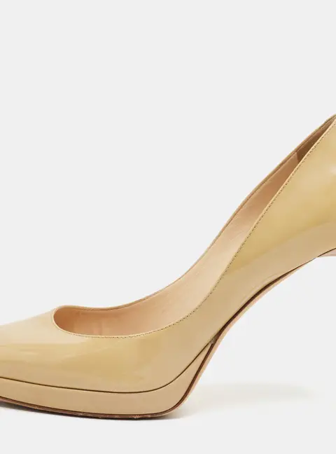 Jimmy Choo Romy Size 38 Beige Patent Leather Pumps