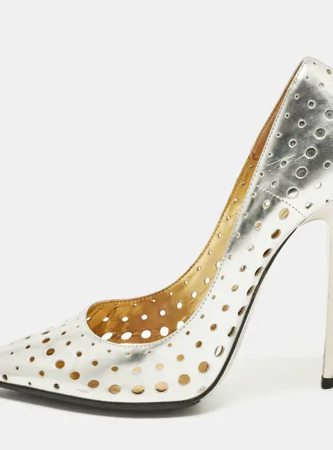 Jimmy Choo Romy Size 38.5 Silver Leather Pumps