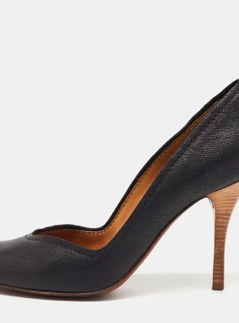 Lanvin Black Leather Round Toe Pumps Size 40