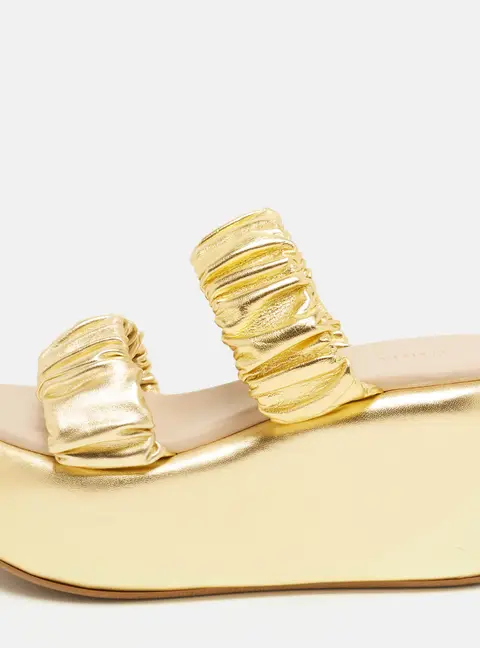 Le Silla Size 38 Gold Leather Platform Flat Sandals