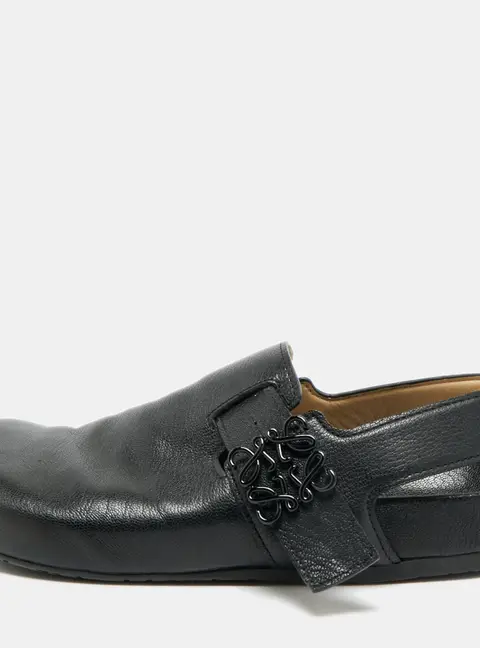Loewe Ease Size 40 Black Leather Slingback Sandals