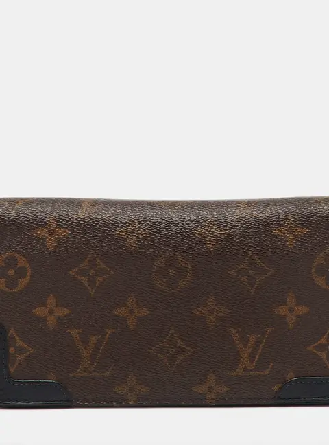 Louis Vuitton Zippy Brown Coated Canvas and Leather Zip Around