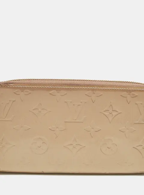 Louis Vuitton Beige Poudre Monogram Vernis Zippy Wallet