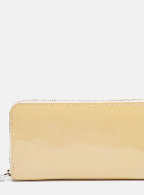 Louis Vuitton Zippy Blanc Corai Monogram Vernis Wallet