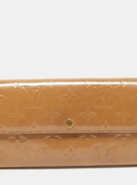 Louis Vuitton Sarah Beige Patent Leather Wallets