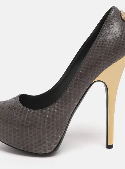 Louis Vuitton Oh Really! Size 37 Grey Python Leather Peep Toe Pumps