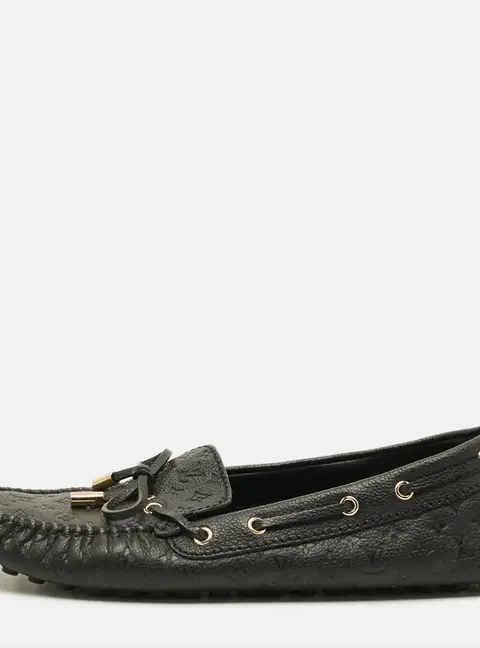Louis Vuitton Gloria Size 38.5 Black Leather Loafers