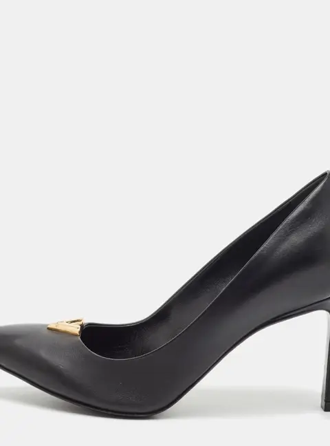 Louis Vuitton Heart Breaker Size 35 Black Leather Pointed Toe Pumps