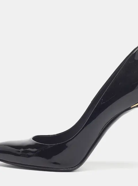 Louis Vuitton Eyeline Size 39 Black Patent Leather Pumps
