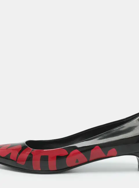Louis Vuitton Size 38 Graffiti Logo Stephen Sprouse Limited Edition Black Patent Leather Pointed Toe Pumps