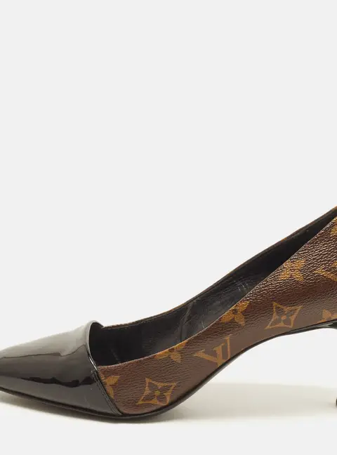 Louis Vuitton Ch&eacute;rie Size 38 Dark Brown/Black Monogram Coated Canvas and Patent Leather Pumps